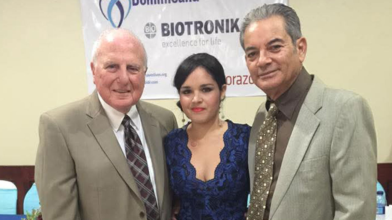 dr. maniscalco in mexico with patients